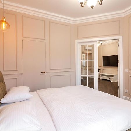 Apartment 39 Svobody Avenue Lviv Exteriör bild