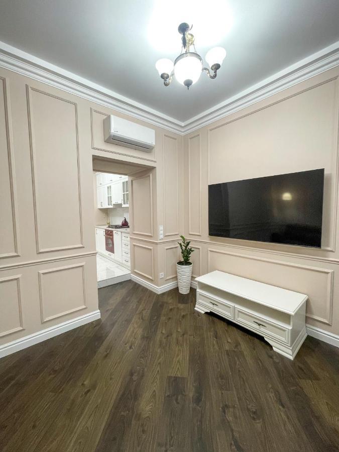 Apartment 39 Svobody Avenue Lviv Exteriör bild