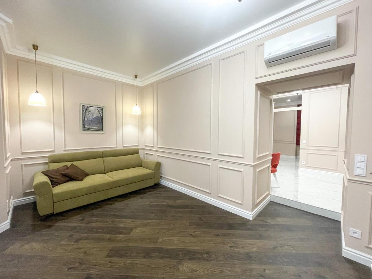 Apartment 39 Svobody Avenue Lviv Exteriör bild