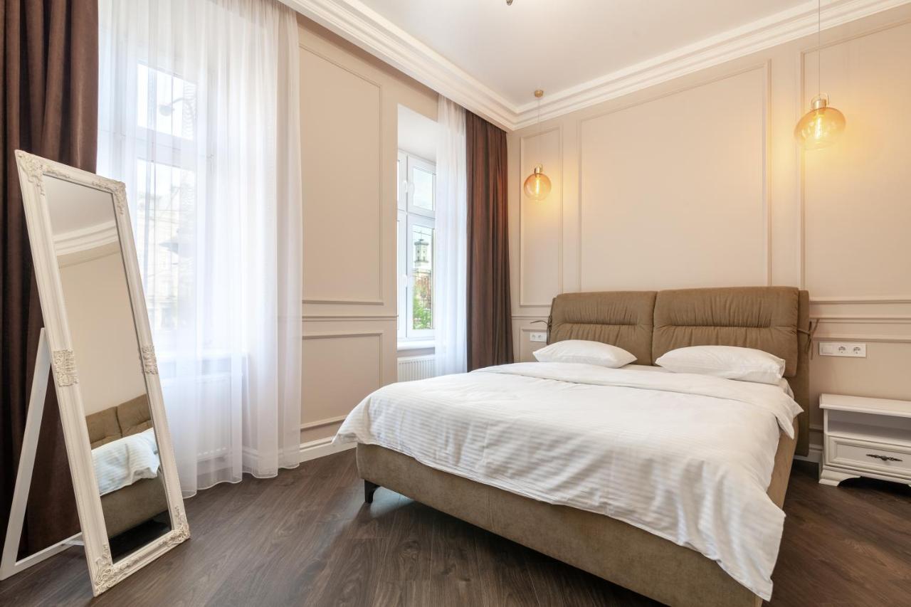 Apartment 39 Svobody Avenue Lviv Exteriör bild