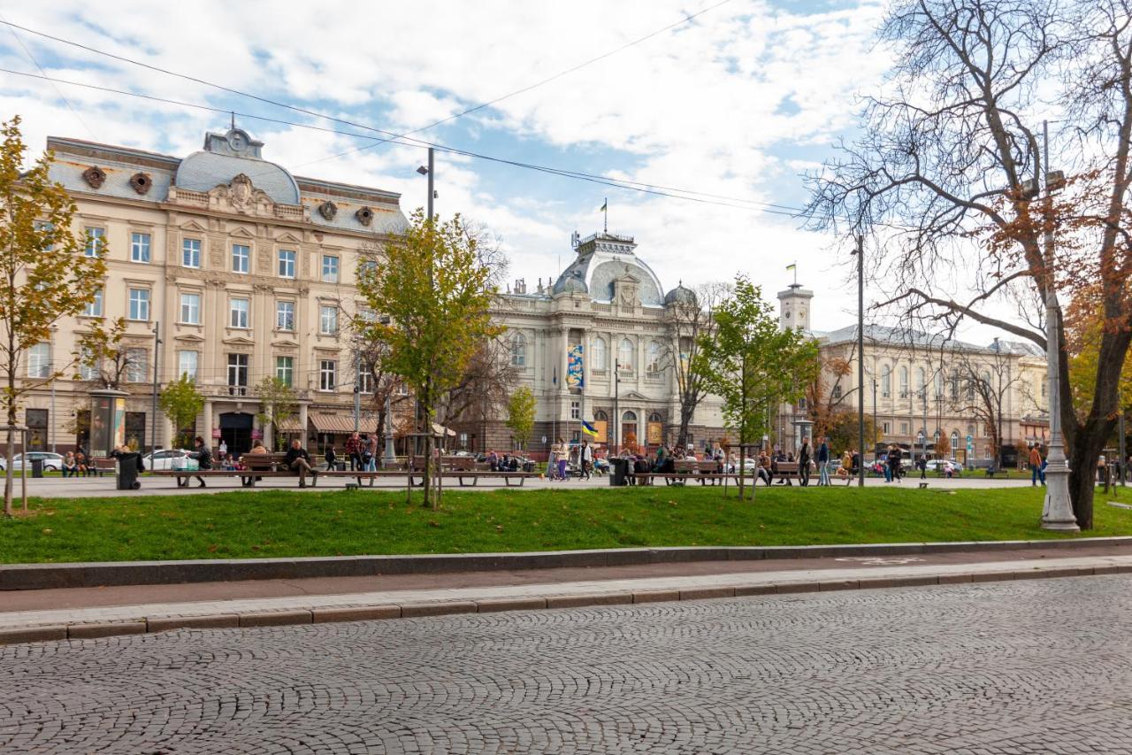 Apartment 39 Svobody Avenue Lviv Exteriör bild