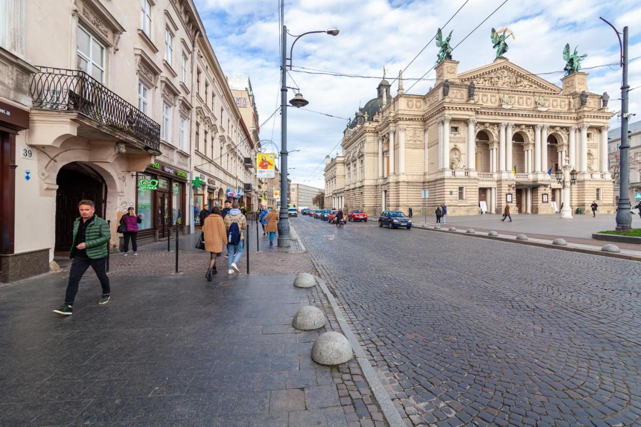 Apartment 39 Svobody Avenue Lviv Exteriör bild