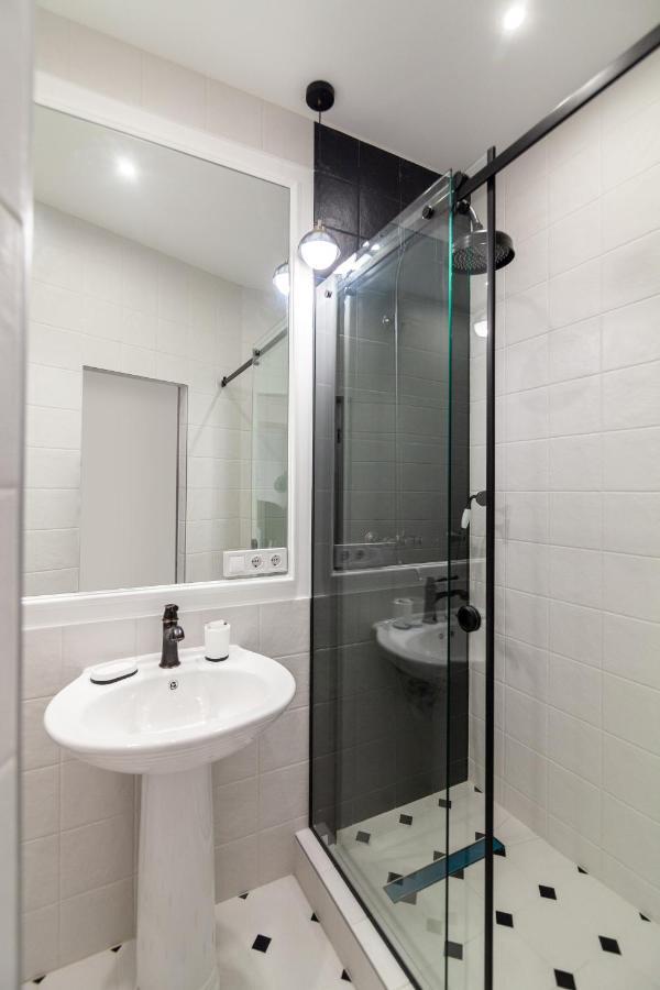 Apartment 39 Svobody Avenue Lviv Exteriör bild