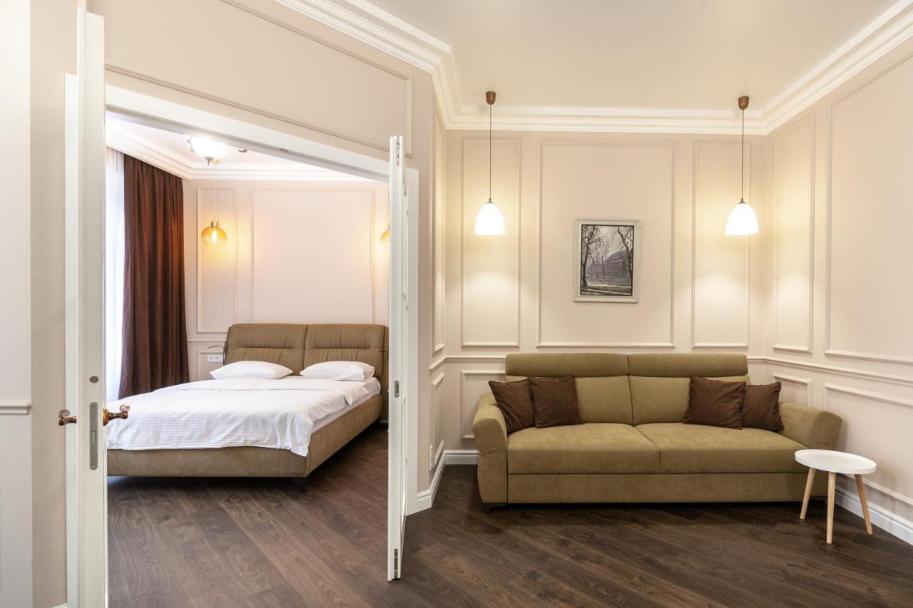 Apartment 39 Svobody Avenue Lviv Exteriör bild