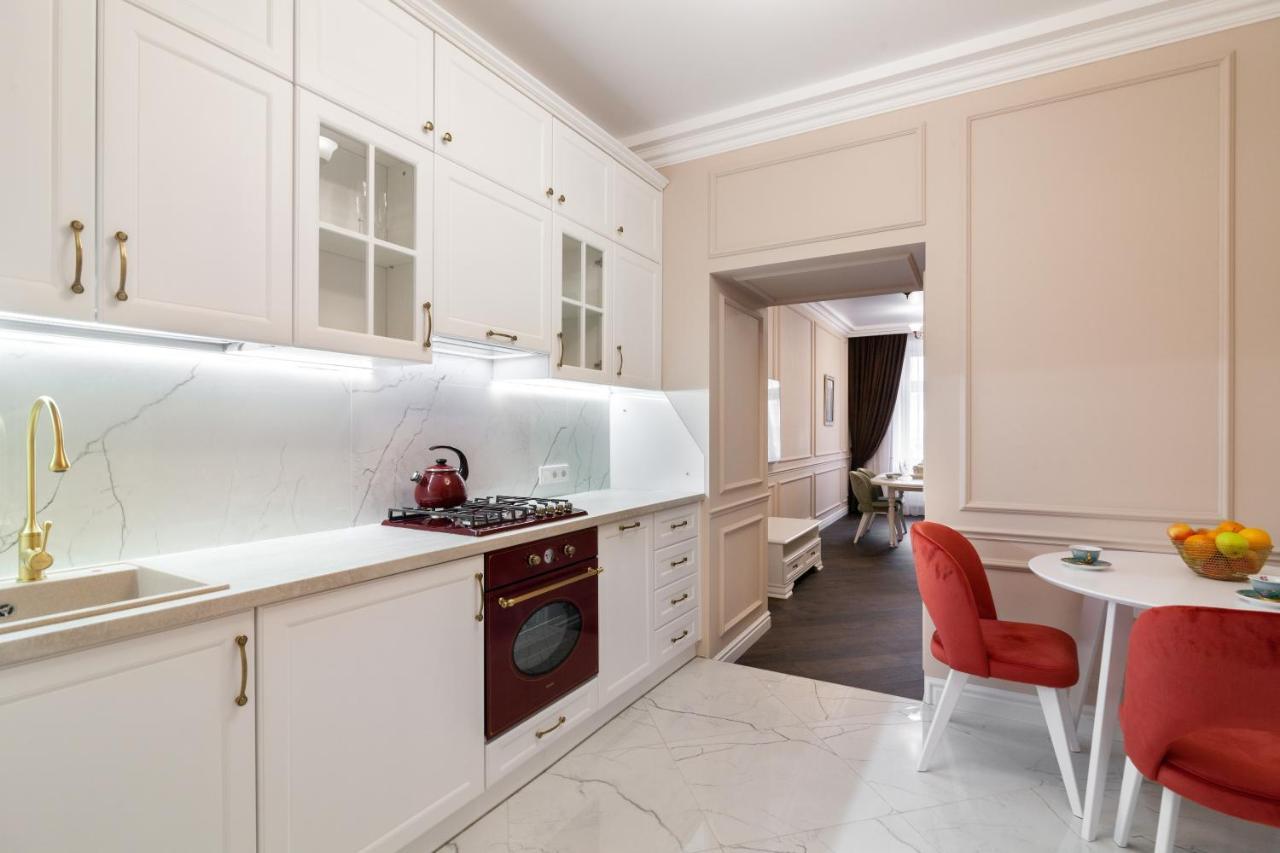 Apartment 39 Svobody Avenue Lviv Exteriör bild