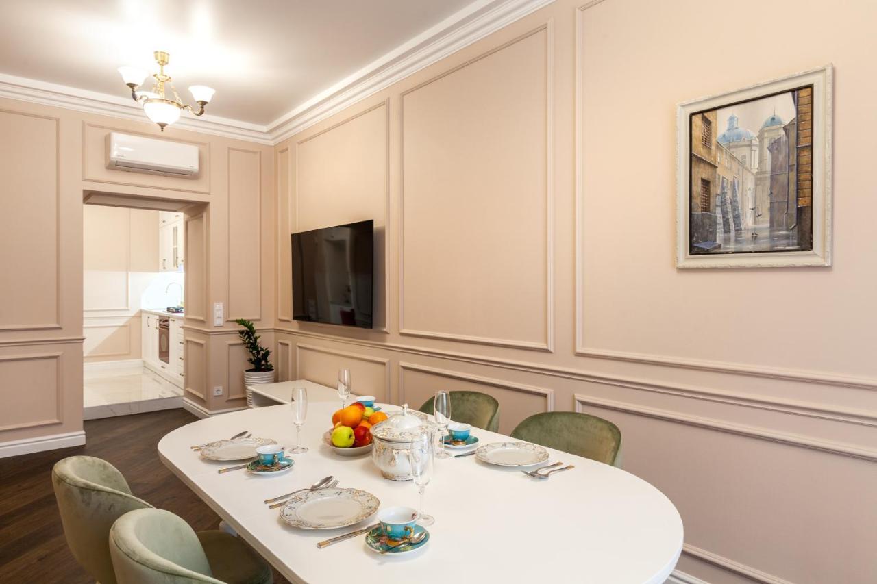 Apartment 39 Svobody Avenue Lviv Exteriör bild